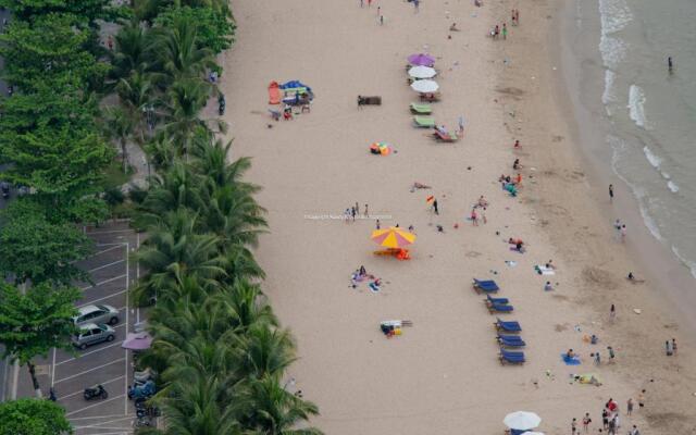 Handy Beachfront Apartment