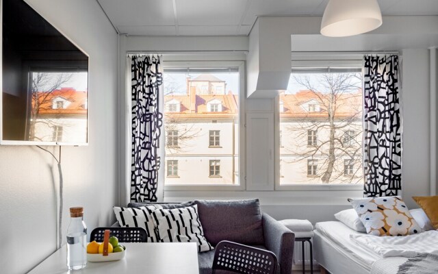 Modern Downtown Studio - "Pikku Ronka" - Hosted by 2ndhomes