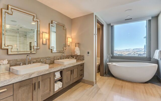 Two Bedroom Penthouse 2 Apartment Hotel by RedAwning