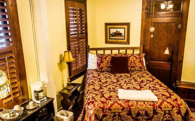 Nutt House Historic Hotel