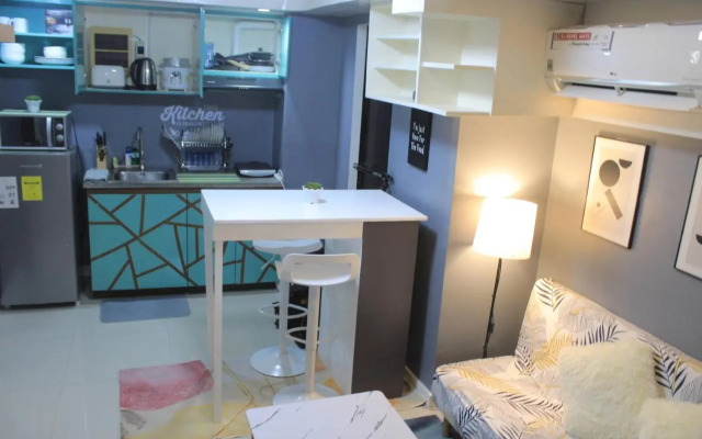 A2J BGC Luxury 2BR Loft Near Burgos Circle, Malls