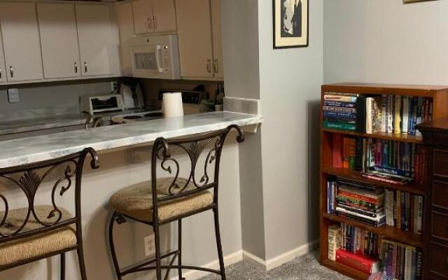 Cozy Stay in Kc Area