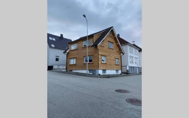 Unique and Spacious Apt close to City Centre