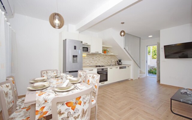 Amazing Home in Drvenik With Wifi and 3 Bedrooms