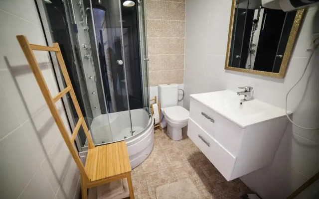 Lawendowo- sauna jacuzzi domki w ogrodzie i apartamenty w kamienicy