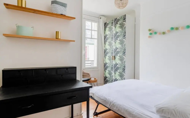 Eiffel Tower Saint Residence