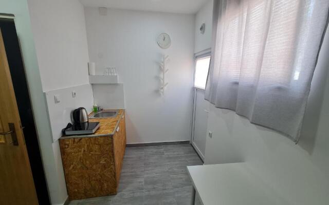 Budget Apartment LeLo Center1