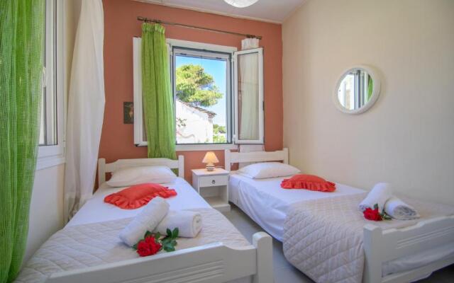 Dora's Tsilivi Beach House A