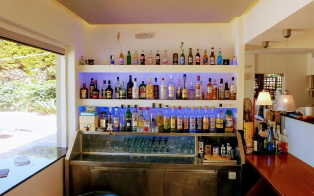 Iraklis Studios & Apartments