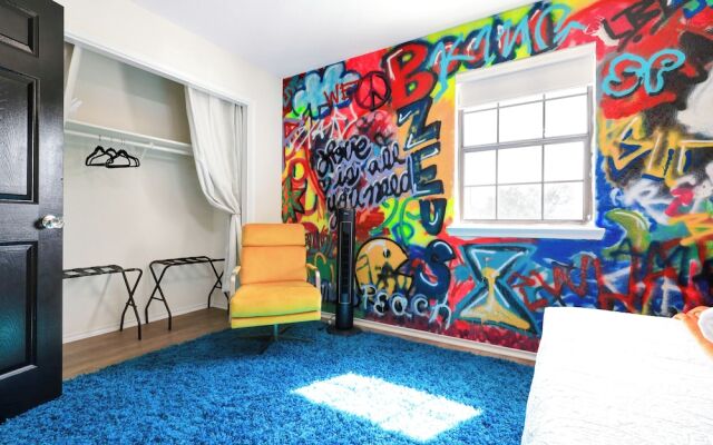 Graffiti and Glam Wonderland