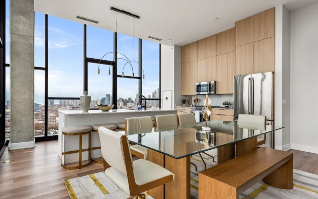 Luxury Penthouse 3BR Prime Location