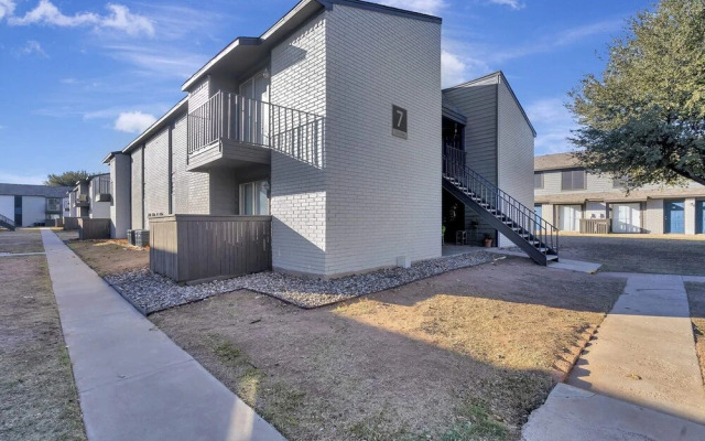 Relaxing 1BR Getaway in Heart of Midland