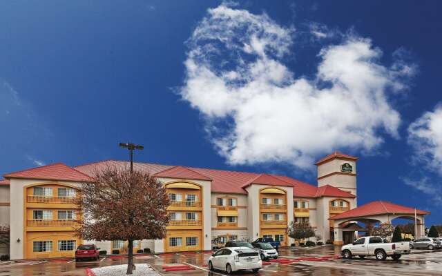 La Quinta Inn & Suites by Wyndham Weatherford