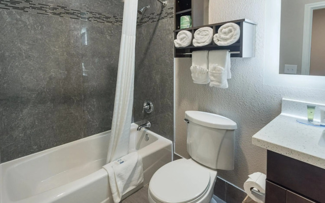 Econo Lodge Inn & Suites Houston NW - CY - Fair