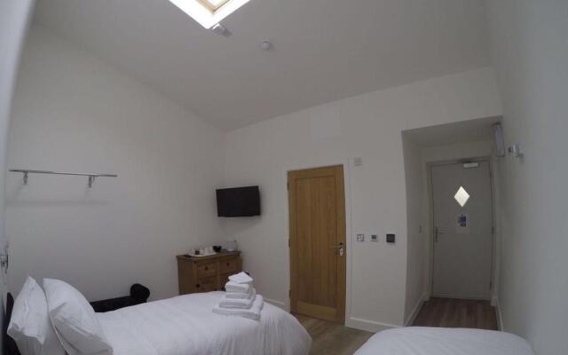 Deepcut Lodge Bed and Breakfast Self Service