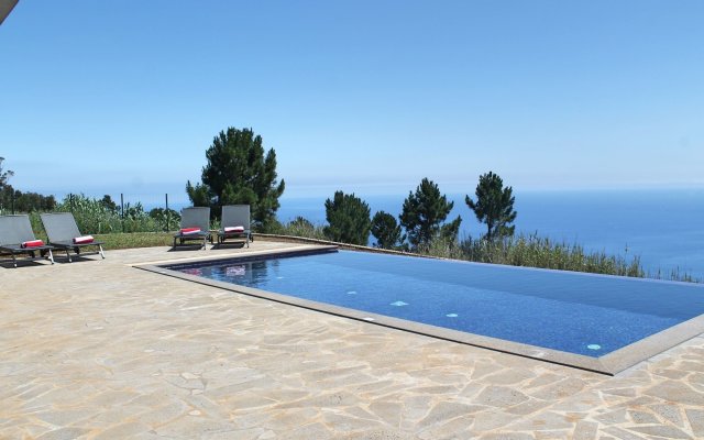 In Peaceful Prazeres Overlooking The Sea - The Old Cottage In Quinta In?Cia