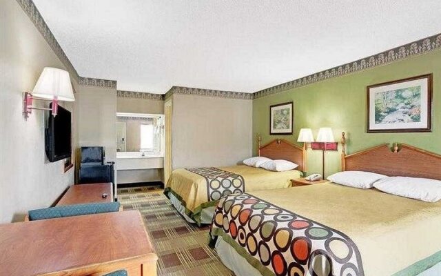 Red Carpet Inn & Suites