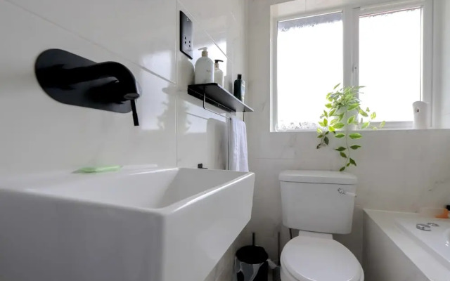 Hughes Contemporary Home in Barnstaple