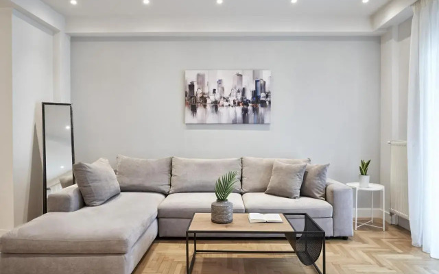 Spacious 2bd Apt in Prime Location next to Divani
