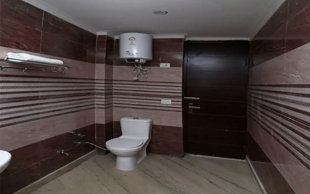 OYO 16168 Maira Grand