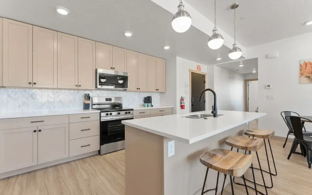 Sweet Retreat 3 Bedroom Condo