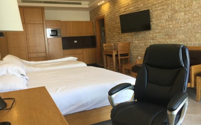 Raj Hotel