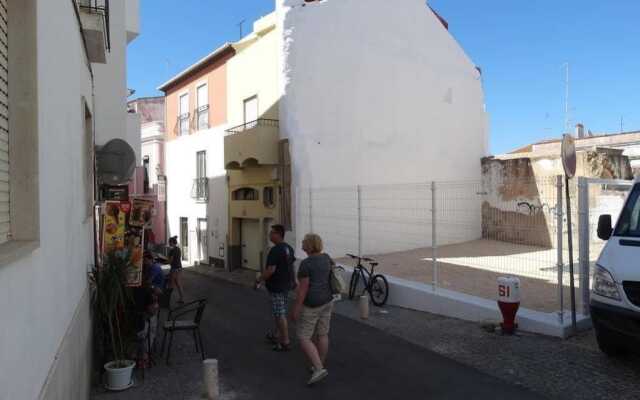 Oliveira House