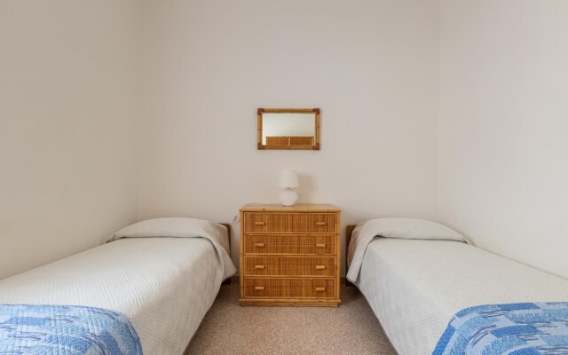 2401 Villetta Rosa by Barbarhouse