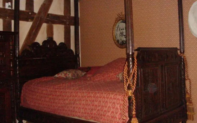 Prieure De La Chaise