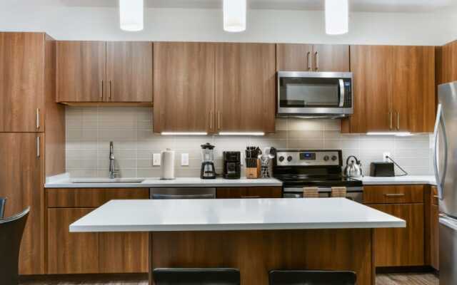 Bluebird Suites near Cleveland Clinic