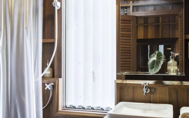 Baan Luang Rajamaitri Historic Inn