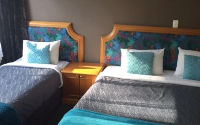 Pembrooke Motor Lodge