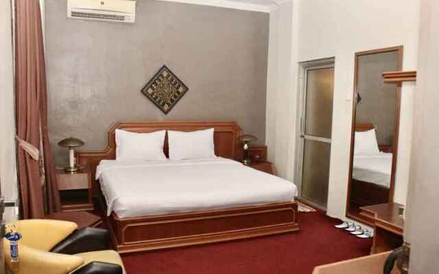 Hotel Femina