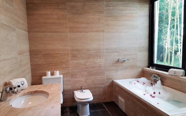 Aroeira Paradise Villa by Host-Point