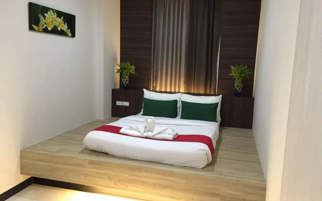 D Box Hostel