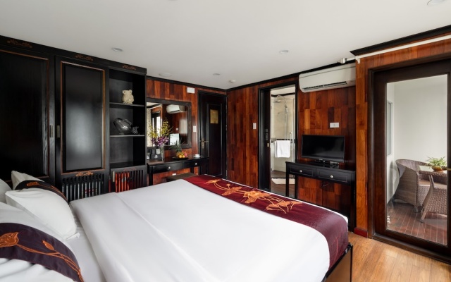 Halong Crown Cruise – Guest Rooms – Ha Long