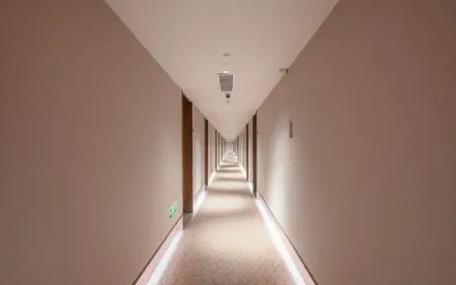 Ji Hotel (Tianjin Tucheng Metro Station)