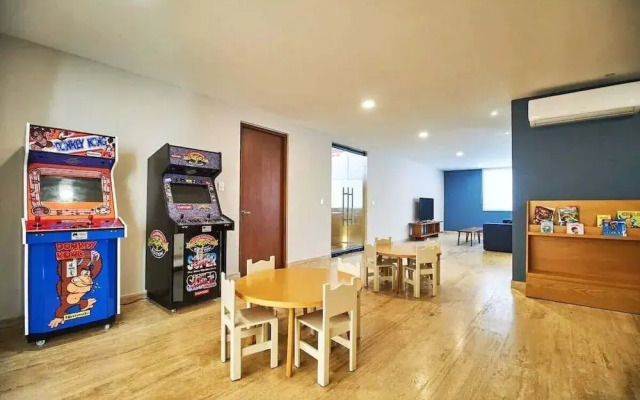 2 BR Amazing Pool Top Amenities Wifi 2FL Gym