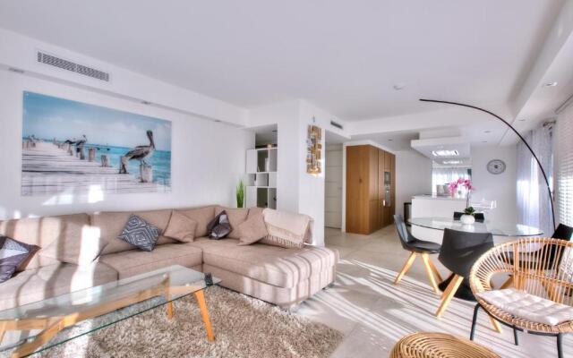 Magnifique Appartement Rénové 1mn Des Plages