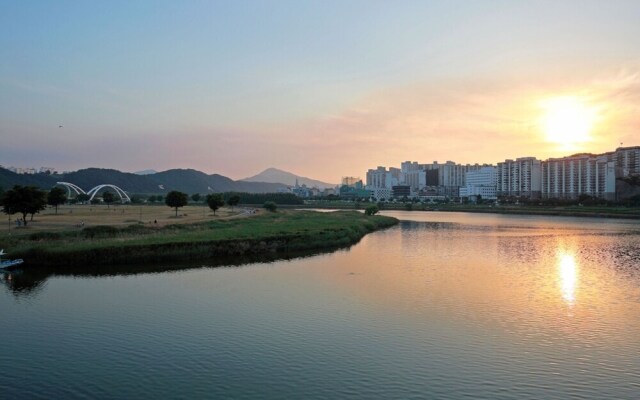 Ulsan Dalbit Eunhasu Guest House