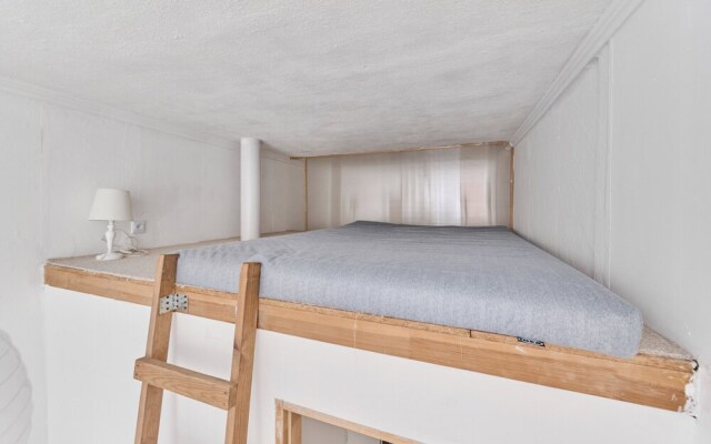 Studio z Antresolą by Renters