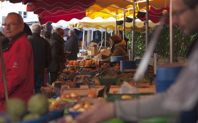 Appart Hotel Eugénie