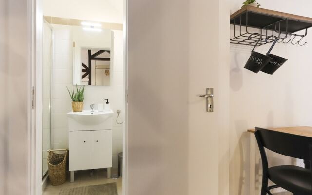 Golden Studio by Homing