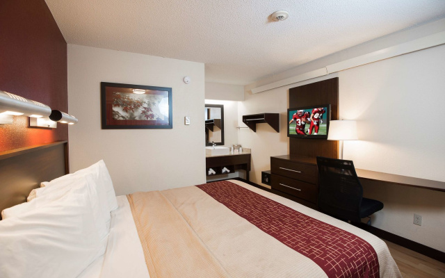 Red Roof Inn PLUS+ Chicago - Willowbrook