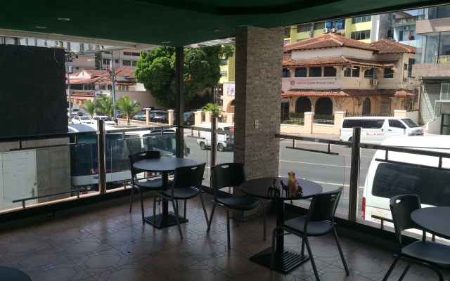 Hotel Costa Inn