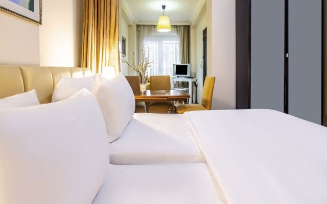 Studio Flat Near Public Transportation in Sisli