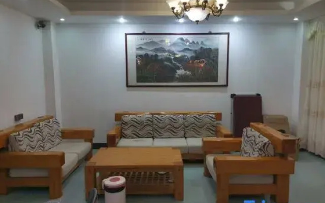 Wuzhishan Qiuguang Hotel