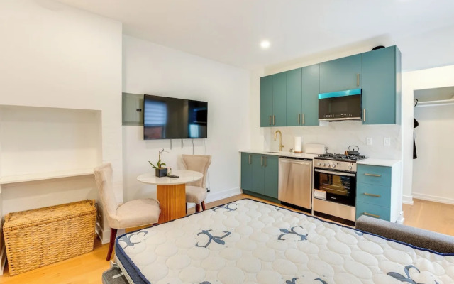 Centrally Located & Pet Friendly: Yonkers Studio!