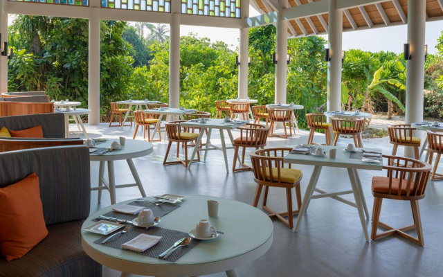 Emerald Faarufushi Resort & Spa