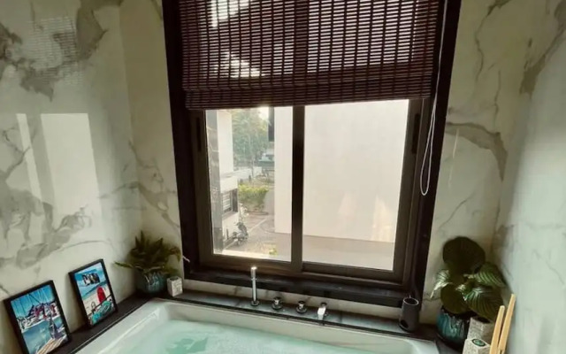 Luxe 3bhk Villa Kosha Pvt Pool - 2km to Beach